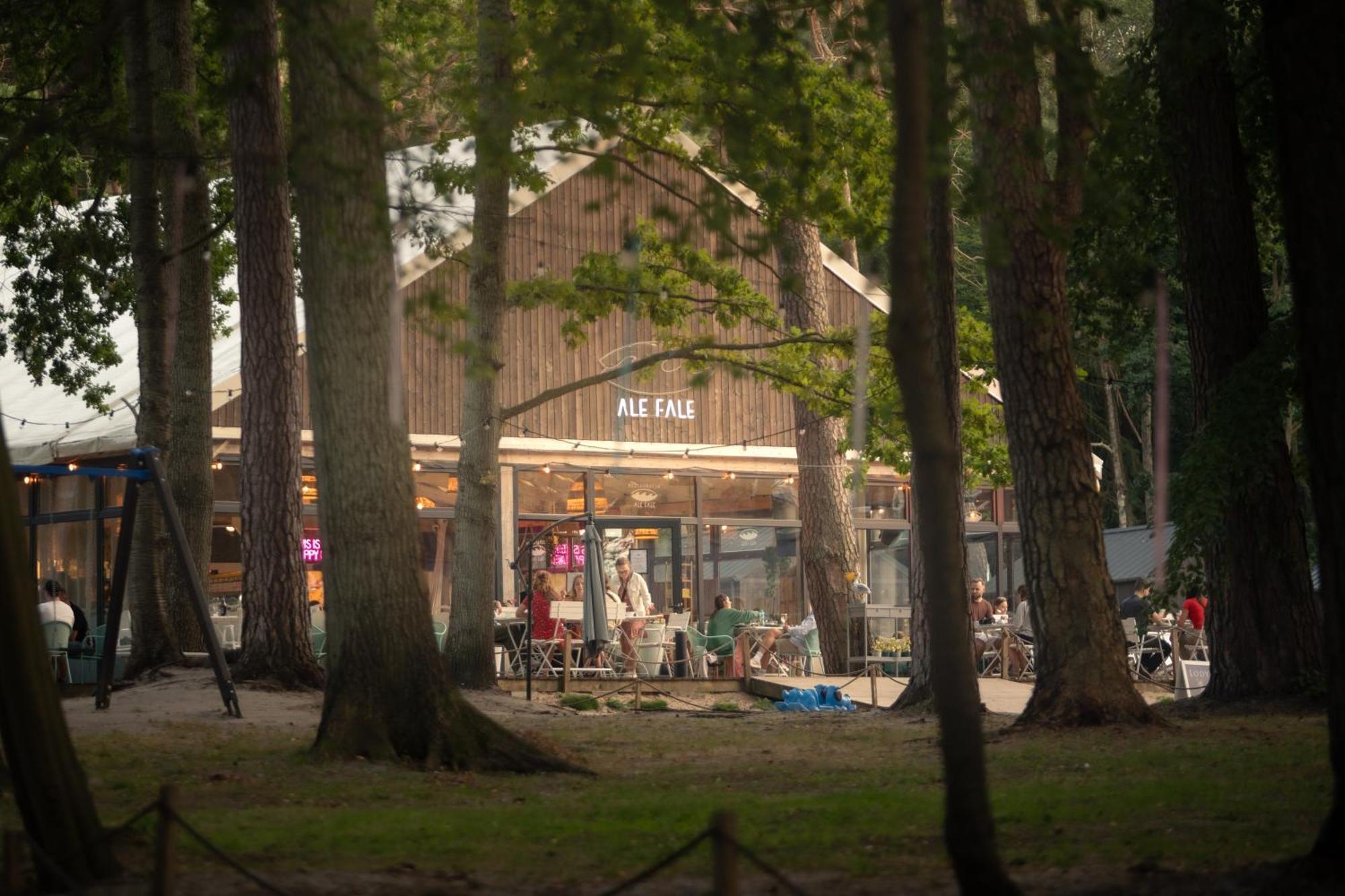 Ustronie Park Ośrodek wypoczynkowy *